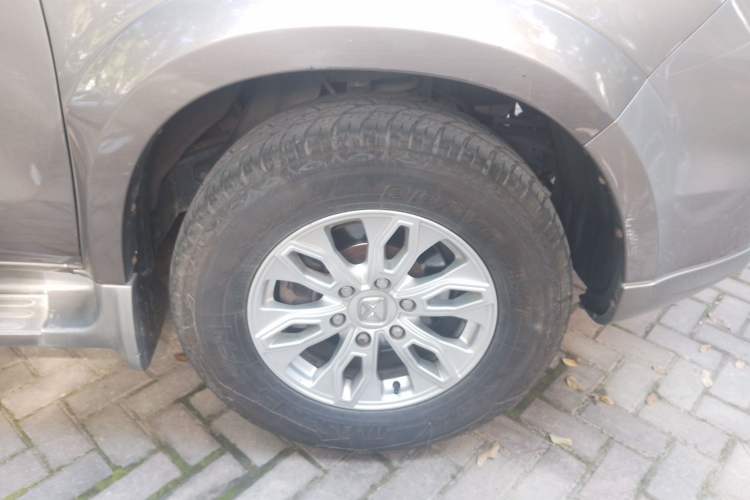 Used JMC Yusheng S350 2013 2.4T Automatic 2WD Diesel Luxury 7-Seater