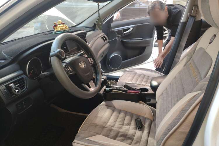 Used Bestune B50 2018 1.4T Automatic 20th Anniversary Edition Left Front Seat