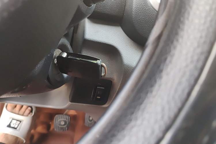 Used Nissan NV200 2013 1.6L Luxury Model China IV Standard