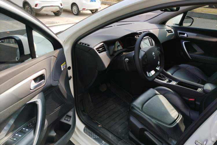 Used DS 5LS 2015 1.6T Elegant Edition THP160