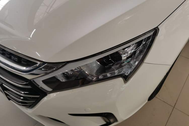 Used BYD Qin New Energy 2017 1.5T Luxury Model Left Front Headlight