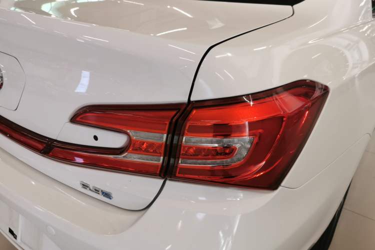 Used BYD Qin New Energy 2017 1.5T Luxury Model Right Rear Taillight