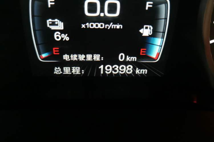 Used BYD Qin New Energy 2017 1.5T Luxury Model Odometer Close Up