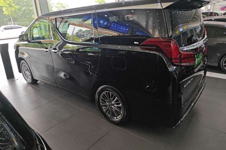 Used Toyota Alphard 2021 Dual-Engine 2.5L Luxury Edition
