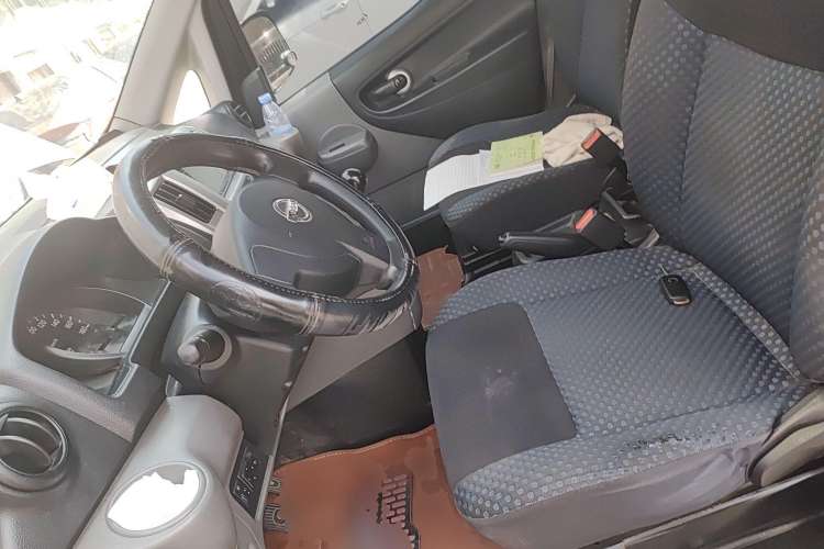 Used Nissan NV200 2013 1.6L Luxury Model China IV Standard