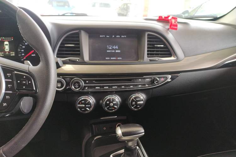 Used GAC Trumpchi GA6 2016 235T DCT Luxury Edition
