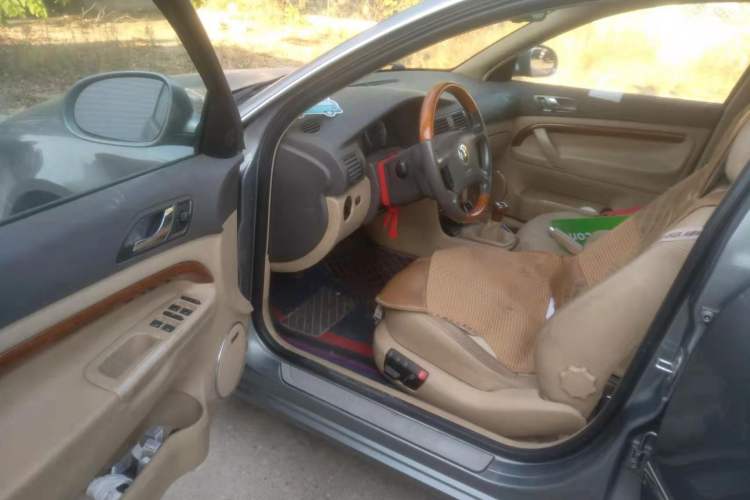 Used Volkswagen Passat 2005 1.8T Manual Luxury Model Driver Seat