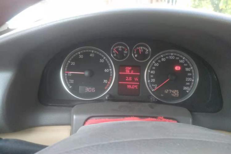 Used Volkswagen Passat 2005 1.8T Manual Luxury Model Instrument Cluster