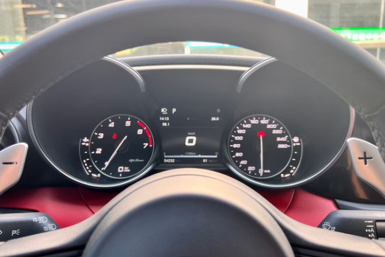 Used Alfa Romeo Giulia 2017 2.0T 280HP Luxury Edition
