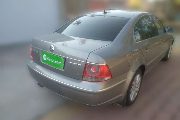 Used Volkswagen Passat 2005 1.8T Manual Luxury Model Rear Right 45 Deg