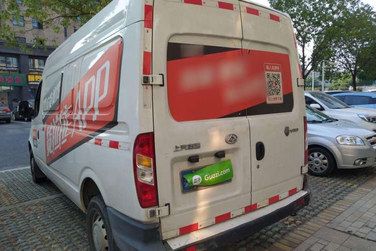 Used SAIC MAXUS  2019 2.5T Classic 6-Speed Manual Van Long Wheelbase Mid-Roof Design 2/3 Seats
