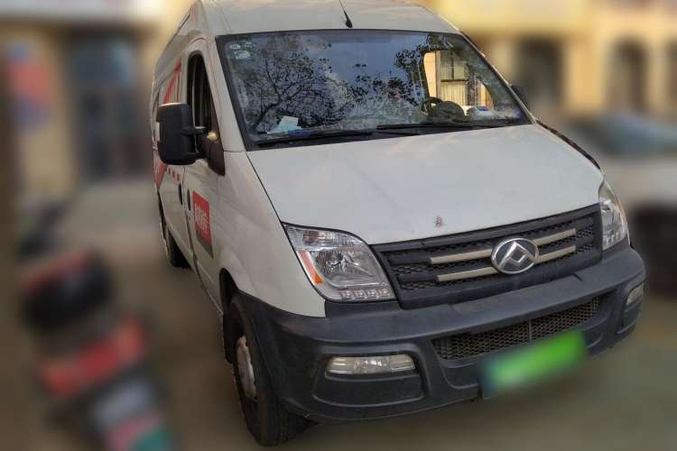 Used SAIC MAXUS  2019 2.5T Classic 6-Speed Manual Van Long Wheelbase Mid-Roof Design 2/3 Seats
