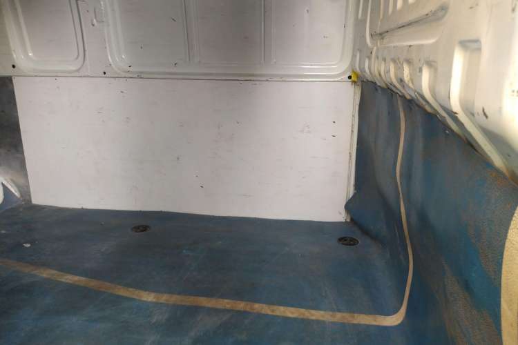 Used SAIC MAXUS  2019 2.5T Classic 6-Speed Manual Van Long Wheelbase Mid-Roof Design 2/3 Seats
