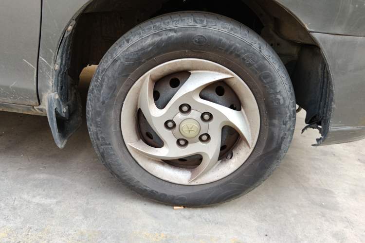 Used JAC Refine 2015 2.0L Shuttle Gasoline Long-Wheelbase Comfort Version HFC4GA3-3D