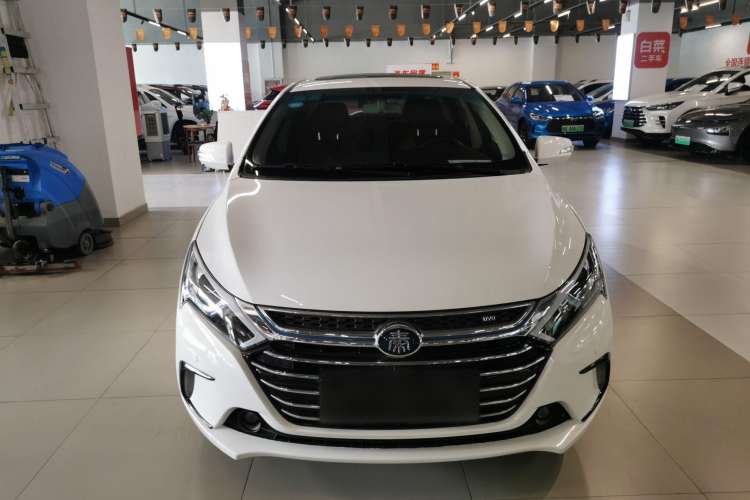 Used BYD Qin New Energy 2017 1.5T Luxury Model Front