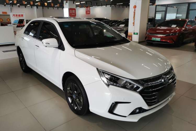 Used BYD Qin New Energy 2017 1.5T Luxury Model Front Right 45 Deg