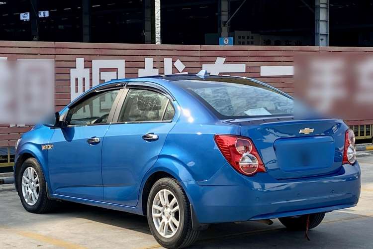 Used Chevrolet Aveo Sonic 2011 Sedan 1.4L Manual Transmission SE
