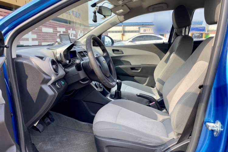 Used Chevrolet Aveo Sonic 2011 Sedan 1.4L Manual Transmission SE
