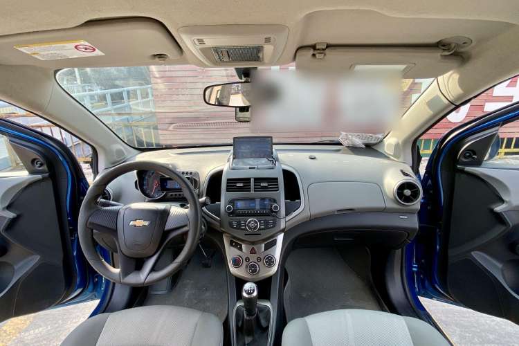 Used Chevrolet Aveo Sonic 2011 Sedan 1.4L Manual Transmission SE
