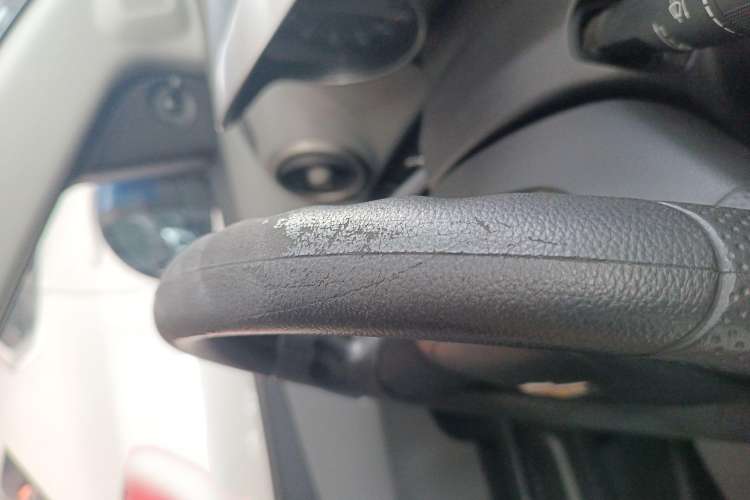 Used Chevrolet Aveo Sonic 2011 Sedan 1.4L Manual Transmission SE
