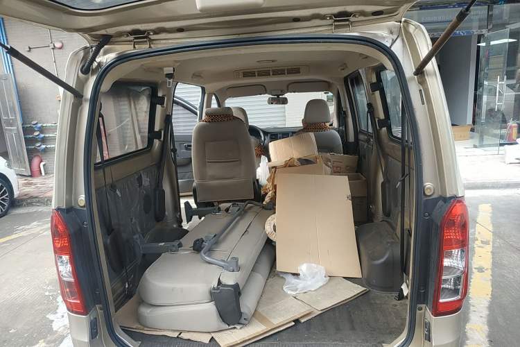 Used Wuling Rongguang V 2016 1.5L Standard Version
