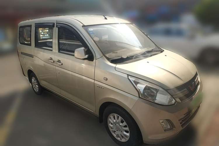 Used Wuling Rongguang V 2016 1.5L Standard Version
