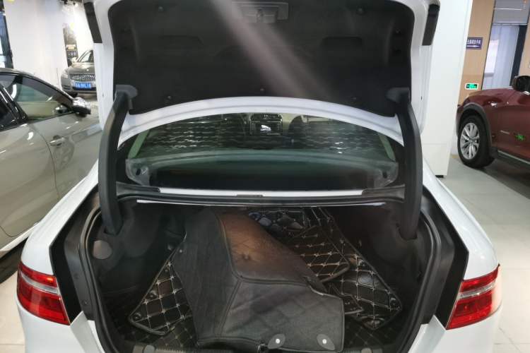 Used Jaguar XE 2015 2.0T 200 PS R-Sport