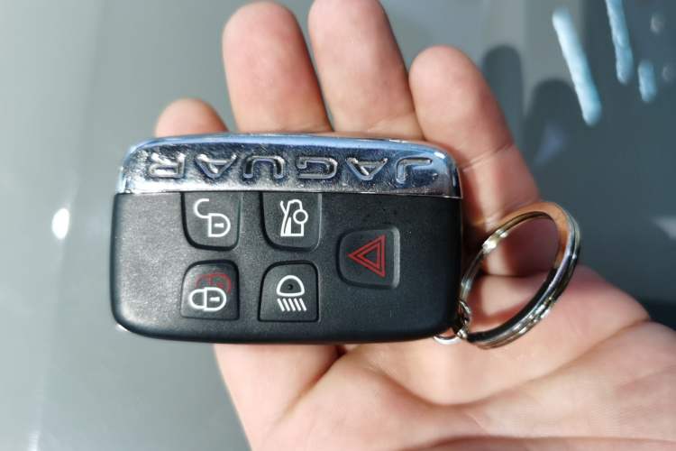 Used Jaguar XE 2015 2.0T 200 PS R-Sport