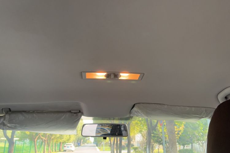 Used Volkswagen Gran Lavida 2013 1.6L Automatic Fashion Model
