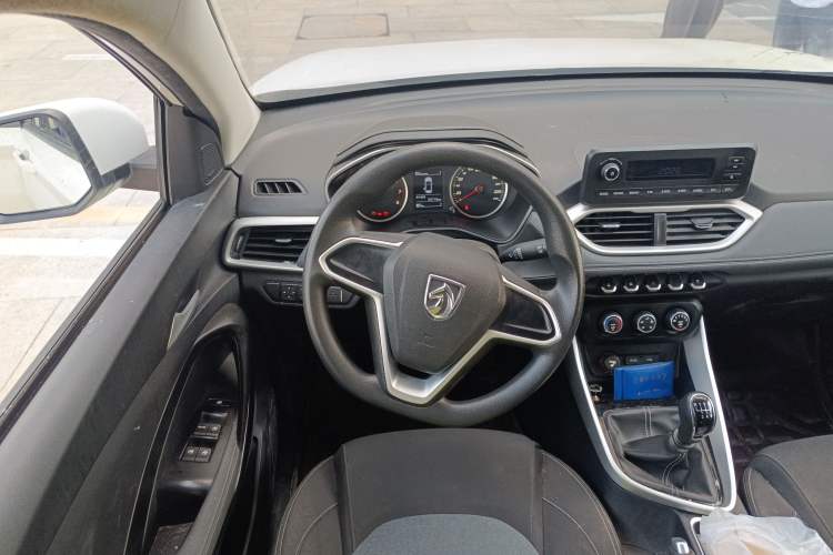 Used Baojun 530 2019 1.5T Manual Comfort Version 7 Seats China V Emission Standard
