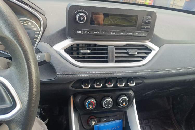 Used Baojun 530 2019 1.5T Manual Comfort Version 7 Seats China V Emission Standard
