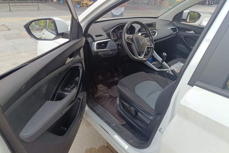 Used Baojun 530 2019 1.5T Manual Comfort Version 7 Seats China V Emission Standard
