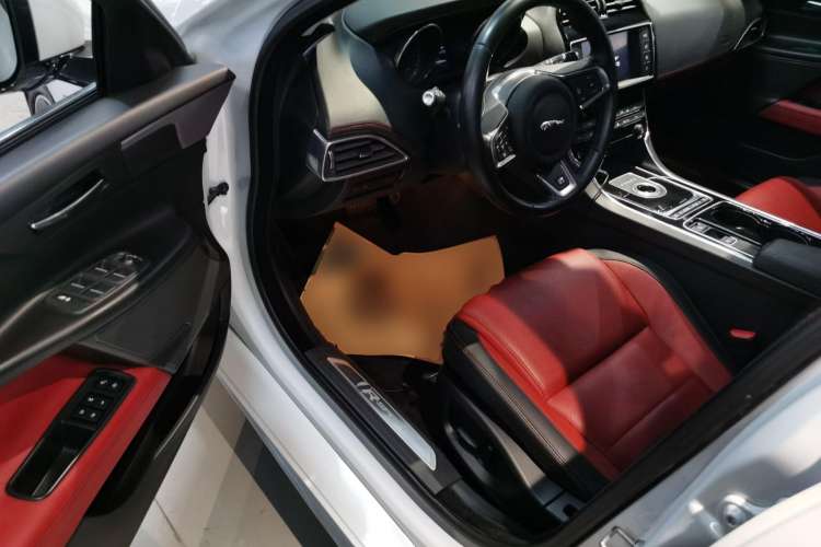 Used Jaguar XE 2015 2.0T 200 PS R-Sport