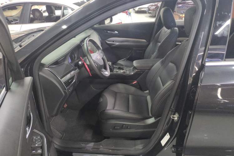 Used Cadillac XT4 2018 28T Two-Wheel-Drive Luxury Model