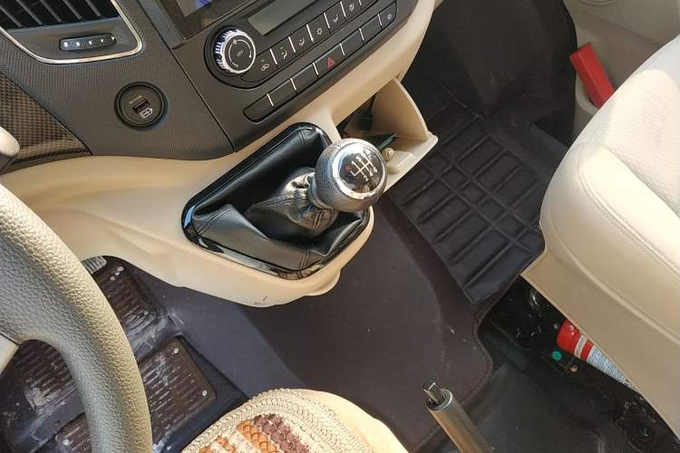 Used Foton Toano 2022 2.8T Manual Tongtu Multi-Function Long-Wheelbase Mid-Roof Single-Tire 5/6/7/9-Seater F2.8NS6B177L
