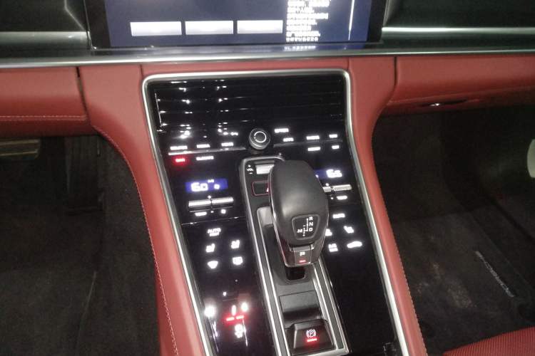 Used Porsche Panamera 2023 Facelifted Panamera 2.9T Platinum Edition
