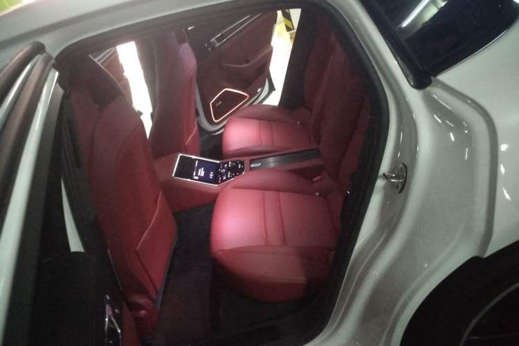 Used Porsche Panamera 2023 Facelifted Panamera 2.9T Platinum Edition
