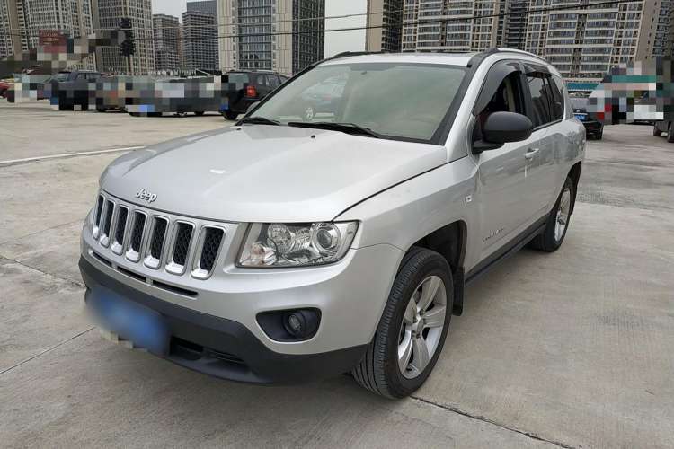 Used Jeep Compass 2012 2.4L four-wheel-drive sport version