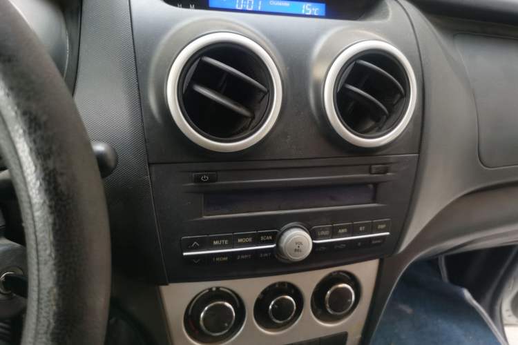 Used CHANGAN OSHAN Ounuo S 2014 1.3L Happiness Model
