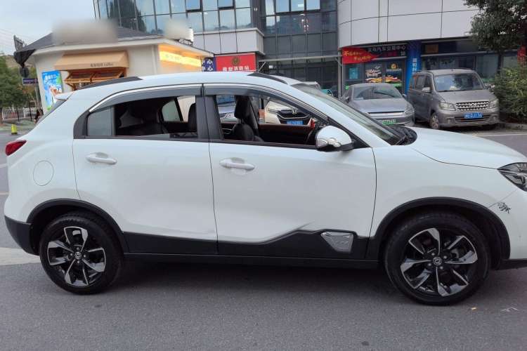 Used Dongfeng Aeolus AX4 2018 1.6L Manual Trendy Model with Sunroof
