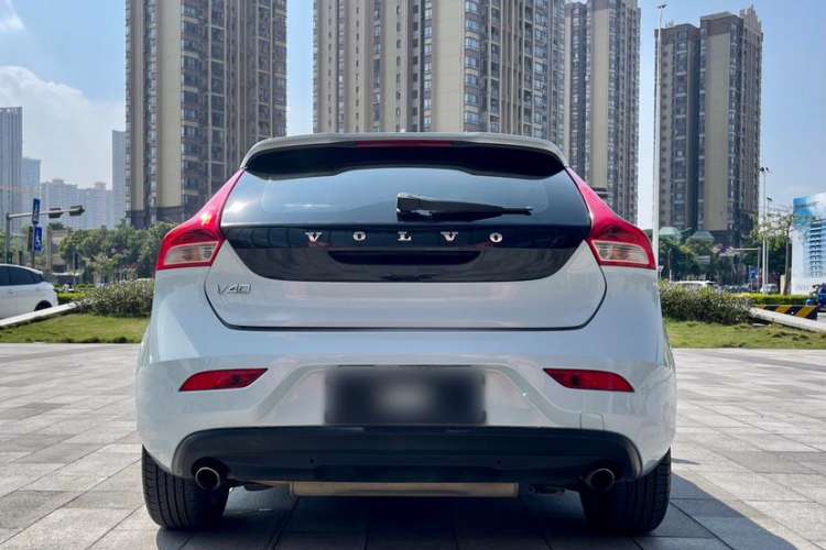 Used Volvo V40 2013 2.0T Zhiya Edition
