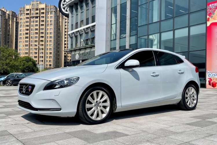 Used Volvo V40 2013 2.0T Zhiya Edition
