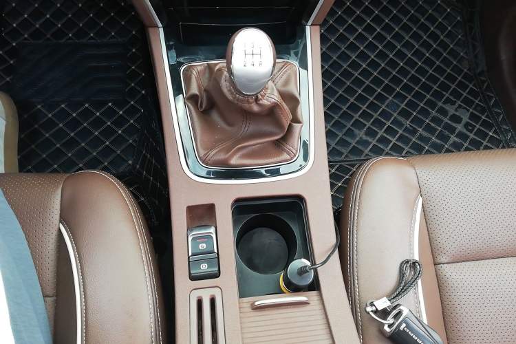 Used Leopaard CS10 2017 1.5T Manual Prestige Model
