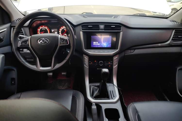 Used SAIC MAXUS T60 2017 2.4L Gasoline Manual Transmission Two-Wheel Drive Low-Profile Comfort Edition Standard Cabin
