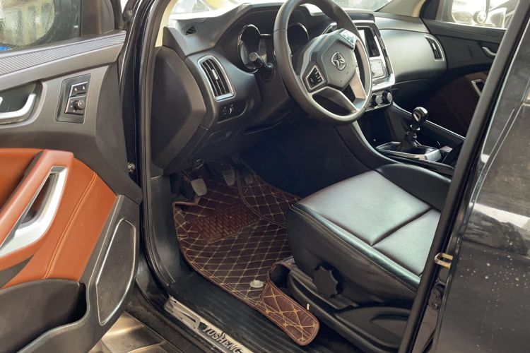 Used JMC Yusheng S350 2017 2.0T Manual Two-Wheel Drive Diesel Luxury Edition 5 Seats