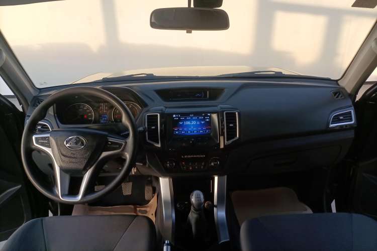 Used Leopaard Q6 2015 2.4L Manual 4x4 Excellence Edition
