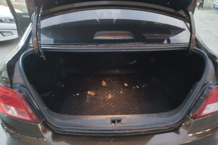 Used FORTHING Joyear S50 2014 1.5L Manual Luxury Model
