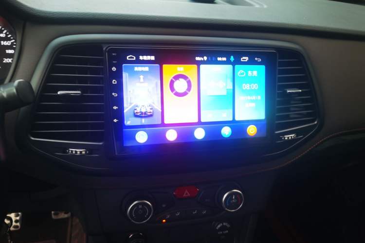 Used Zxauto Terralord 2021 2.5T Passenger Version Diesel Two-Wheel Drive Luxury Trim with Dual Wheels
