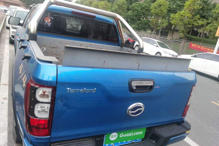 Used Zxauto Terralord 2021 2.5T Passenger Version Diesel Two-Wheel Drive Luxury Trim with Dual Wheels
