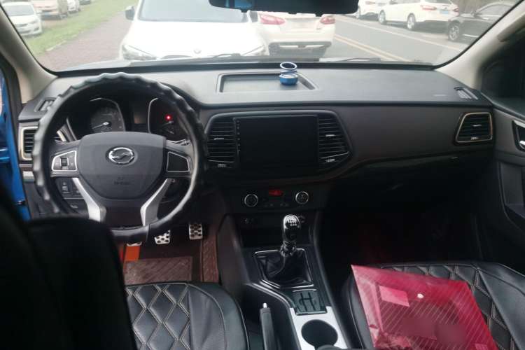 Used Zxauto Terralord 2021 2.5T Passenger Version Diesel Two-Wheel Drive Luxury Trim with Dual Wheels
